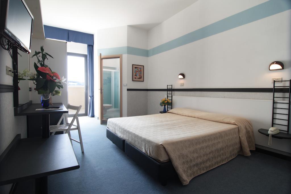 Hotel Acropolis Cattolica Quarto foto
